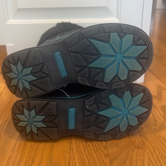 Navy Land’s End Starry Winter Boots with Blue Accents - Picture 5 of 6